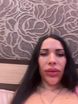 Snapshot of Sweet_little_gir chatting on January 5, 5:27 pm Sweet little gir online show from January 5, 5:27 pm