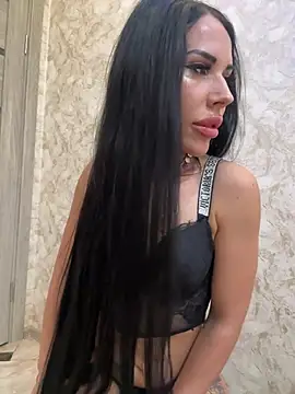 Snapshot of Sweet_little_gir chatting on June 12, 4:05 pm Sweet little gir online show from June 12, 4:05 pm