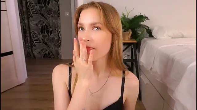 Snapshot of Spennsy_Hellen chatting on December 4, 10:47 am Spennsy Hellen online show from December 4, 10:47 am