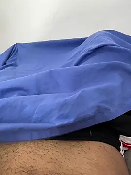 Snapshot of Davisuarez chatting on December 15, 1:28 pm Davisuarez online show from December 15, 1:28 pm