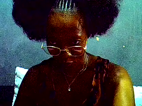 PreettyTee online show from April 12, 2:15 am