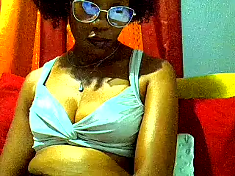 PreettyTee online show from April 14, 11:21 pm