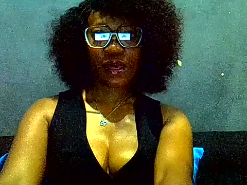PreettyTee online show from July 17, 1:47 am