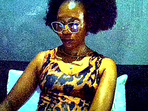 PreettyTee online show from April 17, 2:14 am