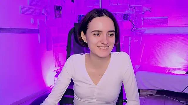 KateWillows online show from March 1, 4:45 am