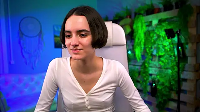 KateWillows online show from March 2, 4:24 am