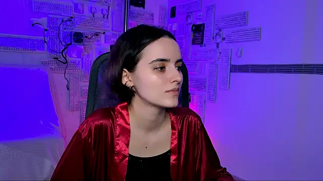 KateWillows online show from March 15, 4:19 am