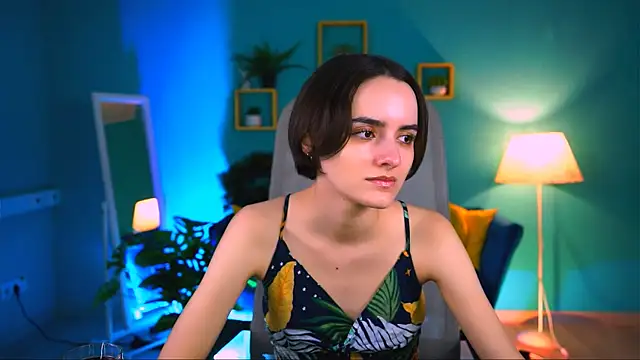 KateWillows online show from January 8, 3:45 am