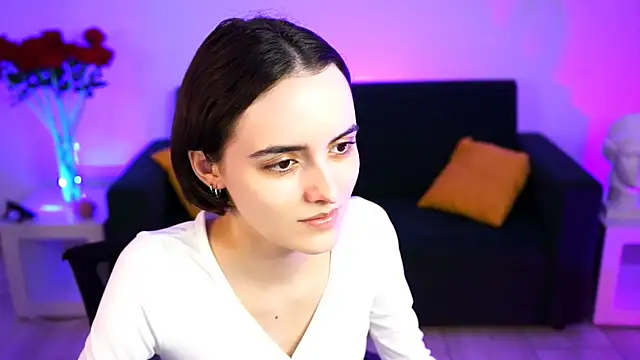 KateWillows online show from March 14, 4:40 am