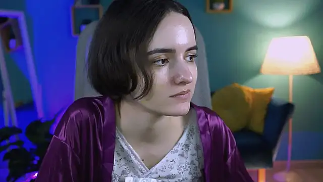 KateWillows online show from March 7, 4:30 am