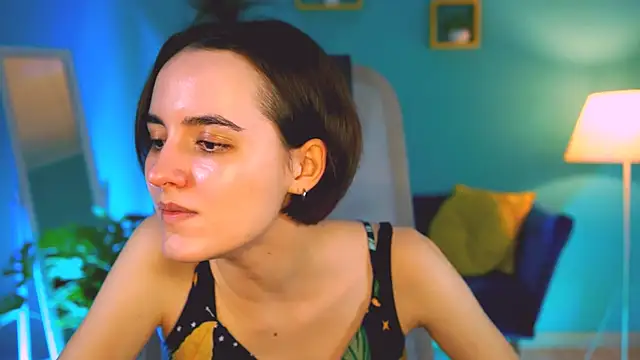 KateWillows online show from December 18, 4:17 am