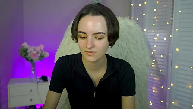 KateWillows online show from December 2, 12:18 pm