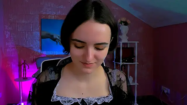 KateWillows online show from March 6, 4:18 am