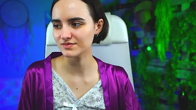 KateWillows online show from March 17, 4:48 am