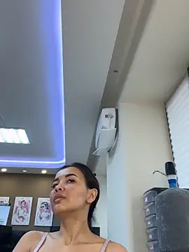 cordeliawow online show from March 29, 6:04 am