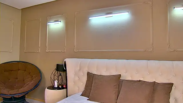 cordeliawow online show from April 18, 5:21 am