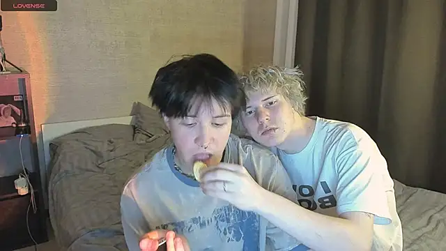 miya meow miku online show from December 22, 7:03 pm