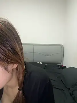 xiaohui660 online show from December 2, 11:45 am