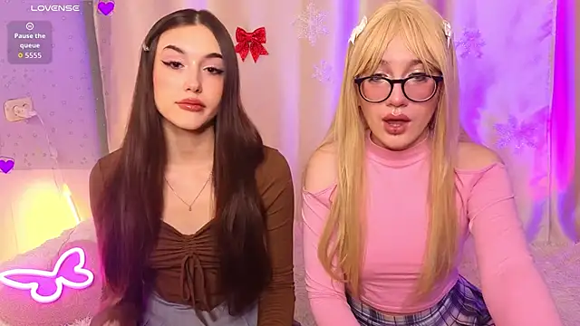 sunny luna online show from December 14, 7:52 pm