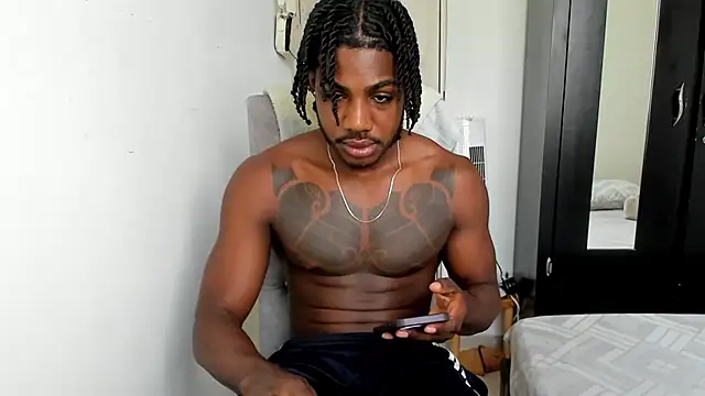 Snapshot of Darktemp_ chatting on May 18, 1:05 pm Darktemp online show from May 18, 1:05 pm