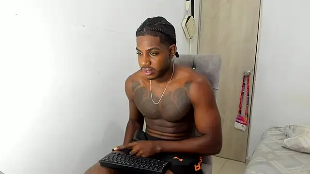 Snapshot of Darktemp_ chatting on July 19, 11:18 am Darktemp online show from July 19, 11:18 am