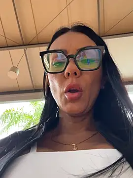 Snapshot of SofhiaTaylor chatting on February 13, 9:15 pm SofhiaTaylor online show from February 13, 9:15 pm