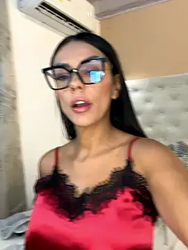 SofhiaTaylor online show from January 9, 1:23 am