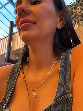 Snapshot of SofhiaTaylor chatting on February 12, 7:57 pm SofhiaTaylor online show from February 12, 7:57 pm