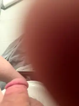 Snapshot of Couplecomparesmen chatting on December 13, 11:55 pm Couplecomparesmen online show from December 13, 11:55 pm