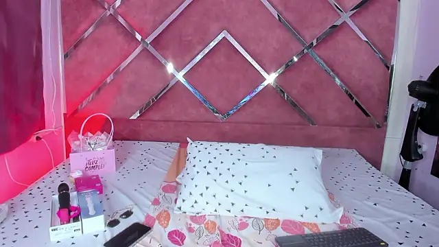 MeganDangelo online show from February 10, 9:36 pm