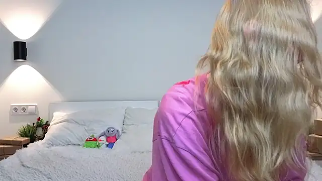 GhisllaineWestler online show from February 9, 4:32 am