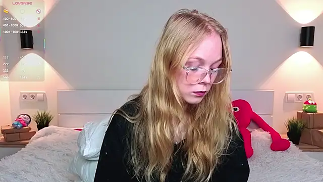 GhisllaineWestler online show from March 2, 5:08 am