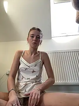 Naughty leigh  online show from December 2, 2:08 pm