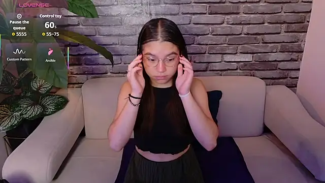 laurent scott online show from December 19, 11:45 am