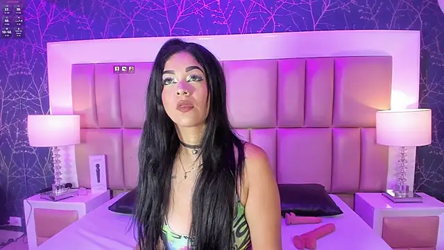 MarianaMontezz online show from April 28, 8:02 pm