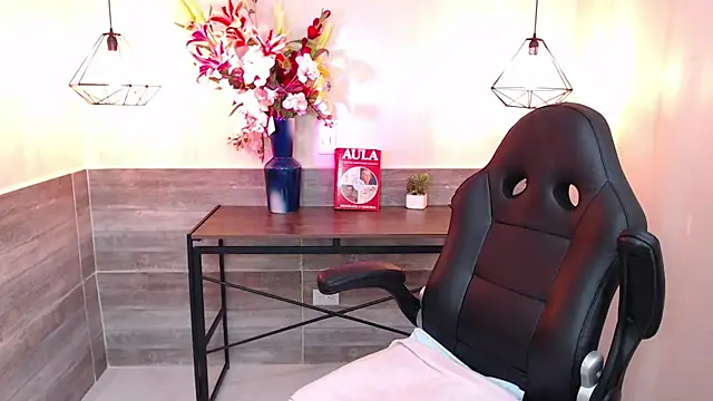 MarianaMontezz online show from February 5, 12:01 pm