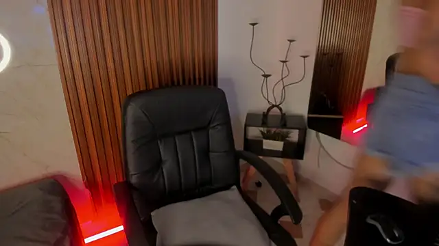 Isabellaxdollx online show from December 3, 4:28 pm