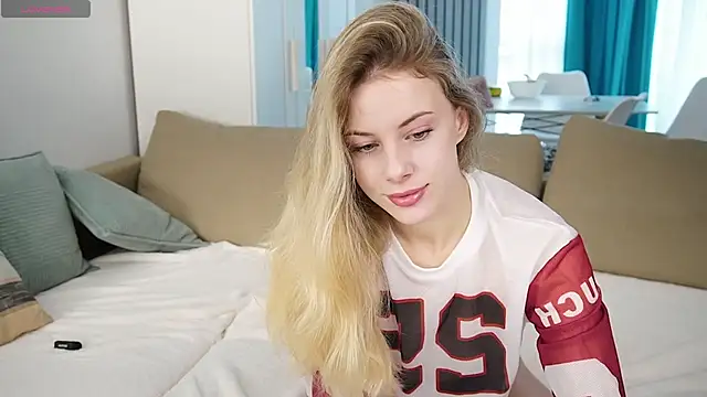 evy miu online show from December 5, 7:40 am