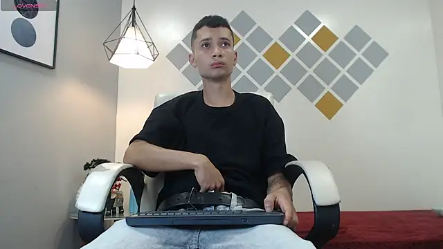 Snapshot of LucassSmith11 chatting on January 17, 11:36 am LucassSmith11 online show from January 17, 11:36 am