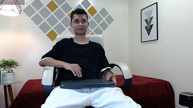 LucassSmith11 online show from March 16, 8:00 pm