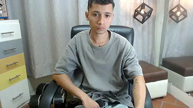 LucassSmith11 online show from May 30, 3:35 am