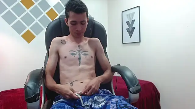 LucassSmith11 online show from December 17, 12:32 pm