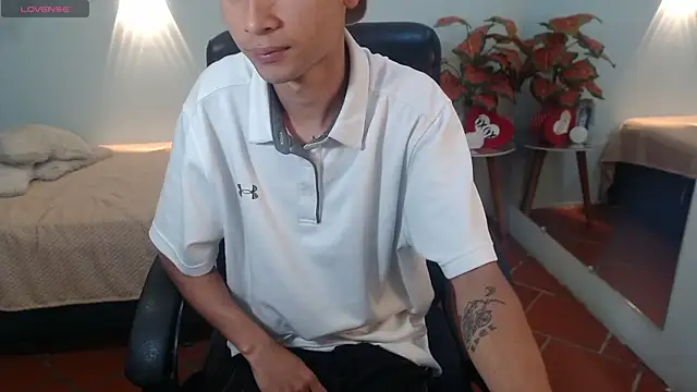 LucassSmith11 online show from December 4, 11:42 am