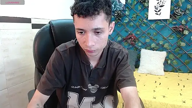 Snapshot of LucassSmith11 chatting on June 12, 3:21 pm LucassSmith11 online show from June 12, 3:21 pm