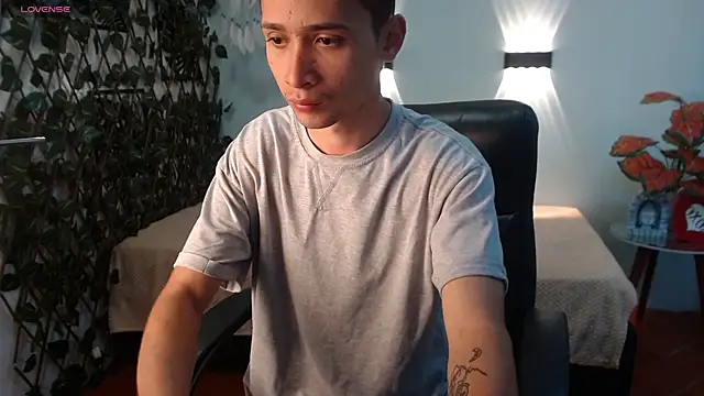 LucassSmith11 online show from January 12, 12:01 pm