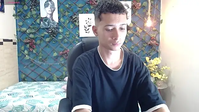 LucassSmith11 online show from May 9, 8:23 pm