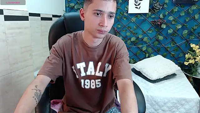 Snapshot of LucassSmith11 chatting on June 24, 8:39 pm LucassSmith11 online show from June 24, 8:39 pm