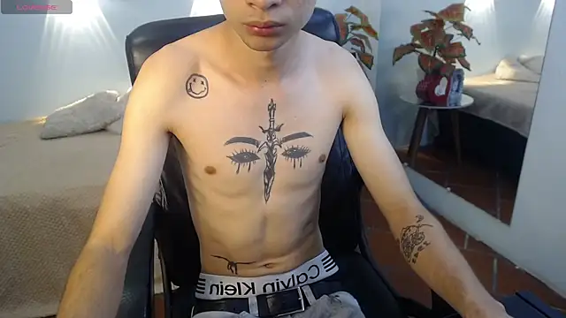 LucassSmith11 online show from January 10, 11:38 am