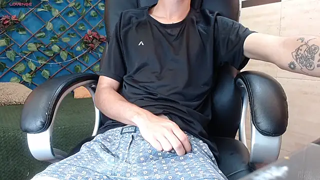 LucassSmith11 online show from January 14, 11:58 am