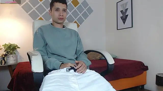 Snapshot of LucassSmith11 chatting on February 22, 3:13 pm LucassSmith11 online show from February 22, 3:13 pm